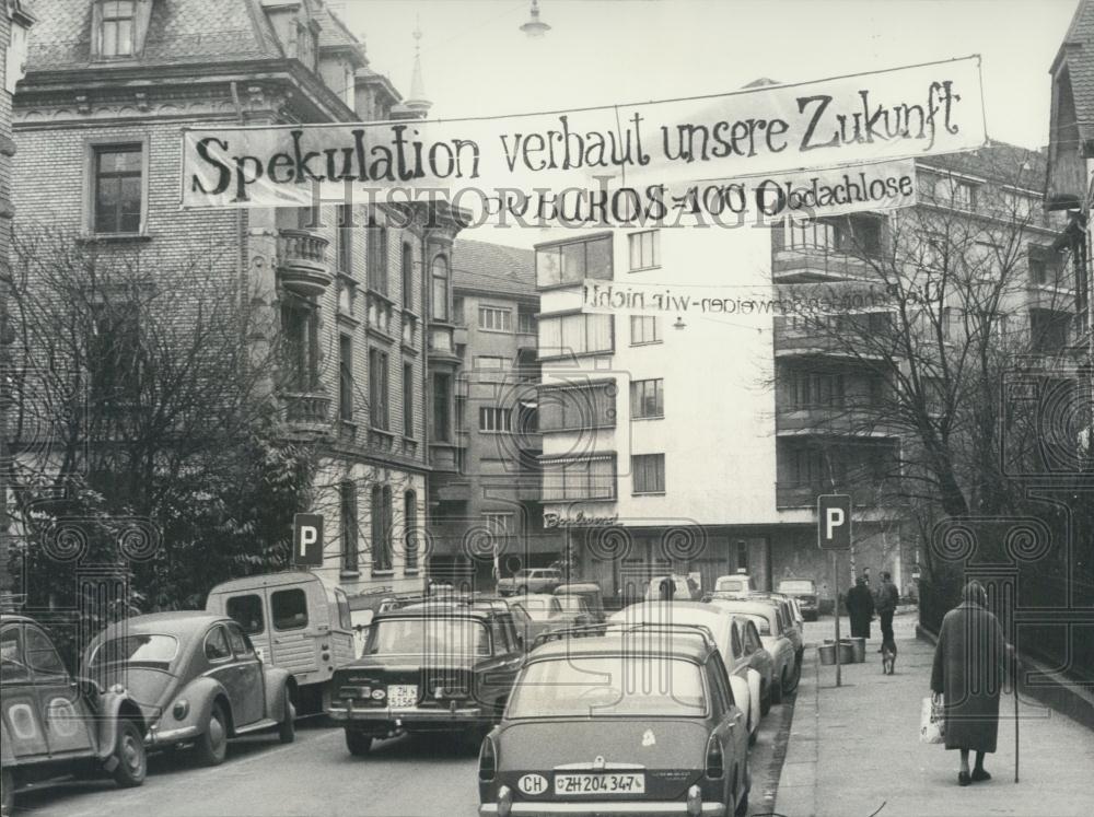 1971 Press Photo Barricades against Housing Demolition Venedig St Zurich Swiss - Historic Images