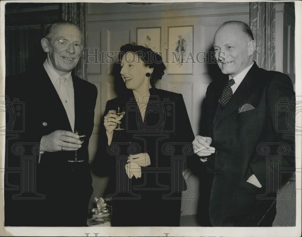 1953 Press Photo 5th Earl of Norbury Oasses Screen Test For The Devils Jest - Historic Images