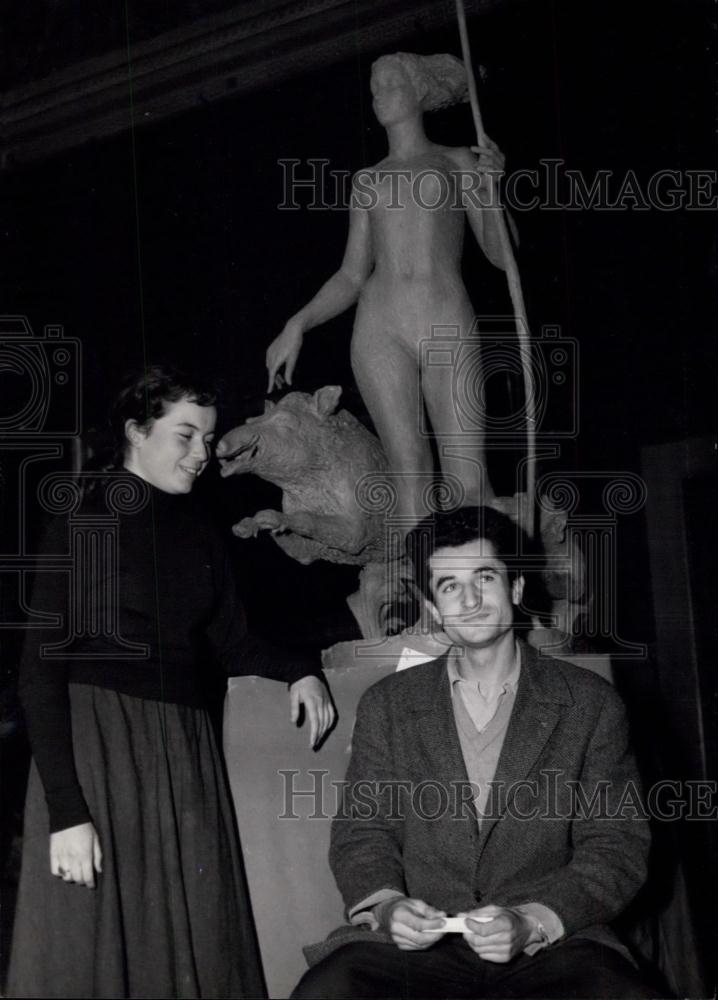 1954 Press Photo Sculptor M. Rigot with his sculpture &amp; model - Historic Images