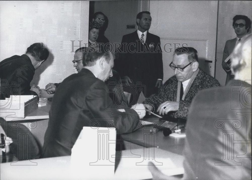 1972 Press Photo West Berliners Visit Relatives In German Democratic Republic - Historic Images