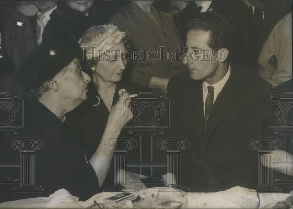 1956 Press Photo Literary Award Femina Prix Goes to Jean Regis Bastide - Historic Images