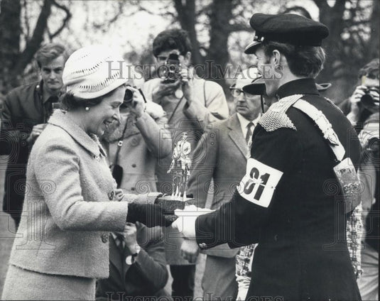 Press Photo Her Majesty The Queen & Mark Phillips - - Historic Images