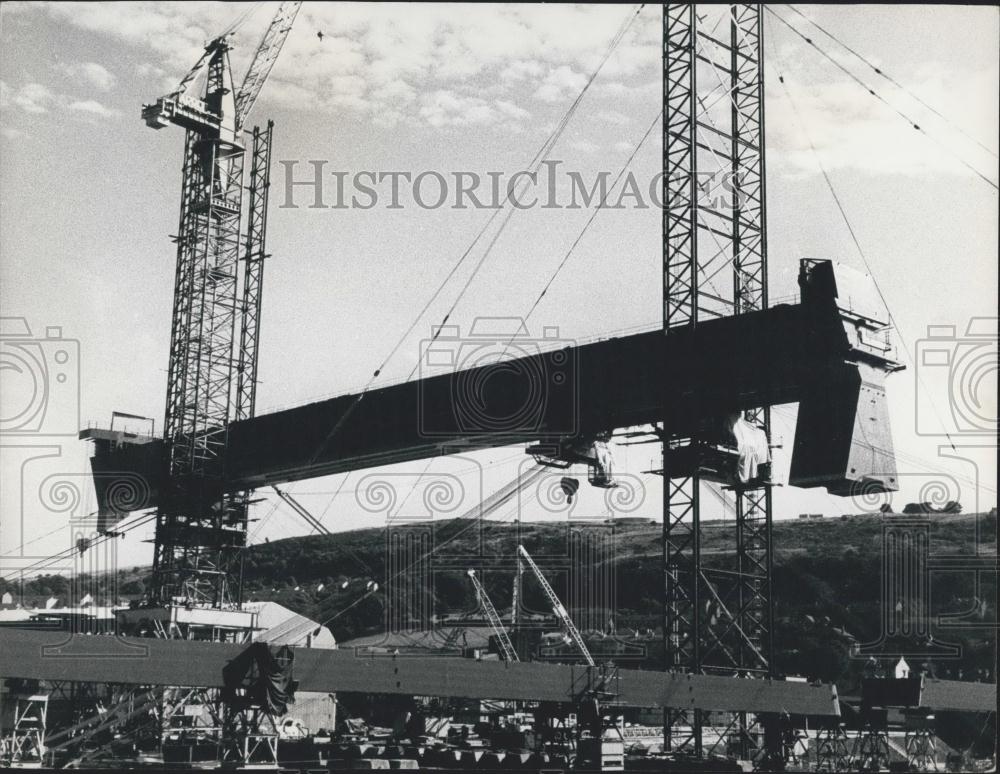 Press Photo the huge straddle-Crane. - Historic Images