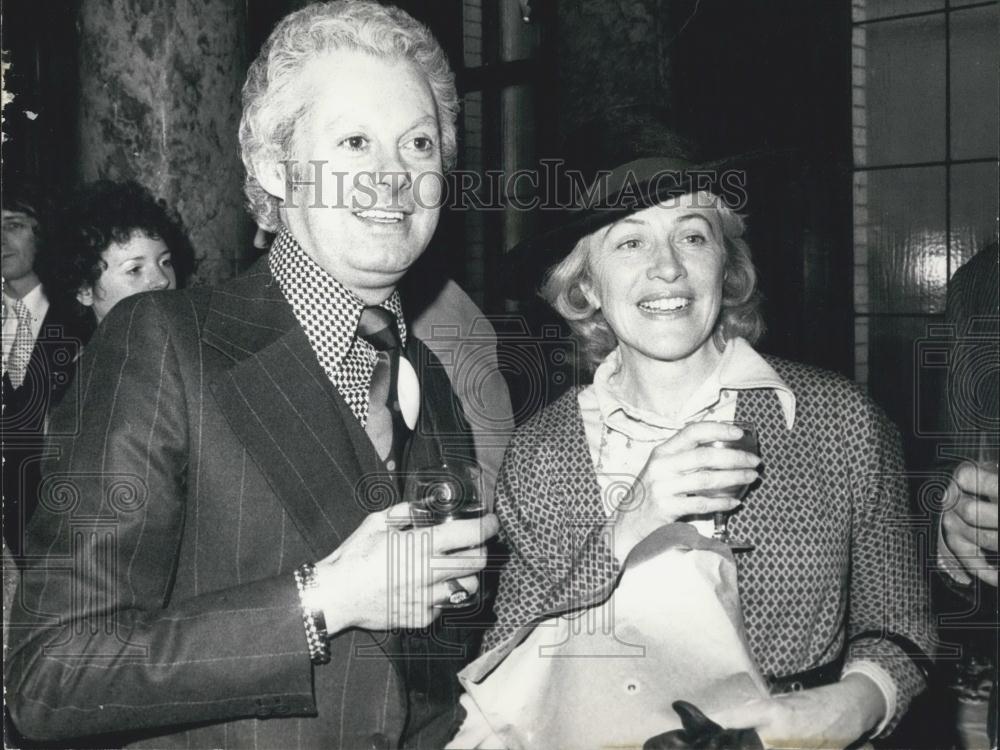 Press Photo Danny La Rue and Maggie Fitzgibbon - Historic Images