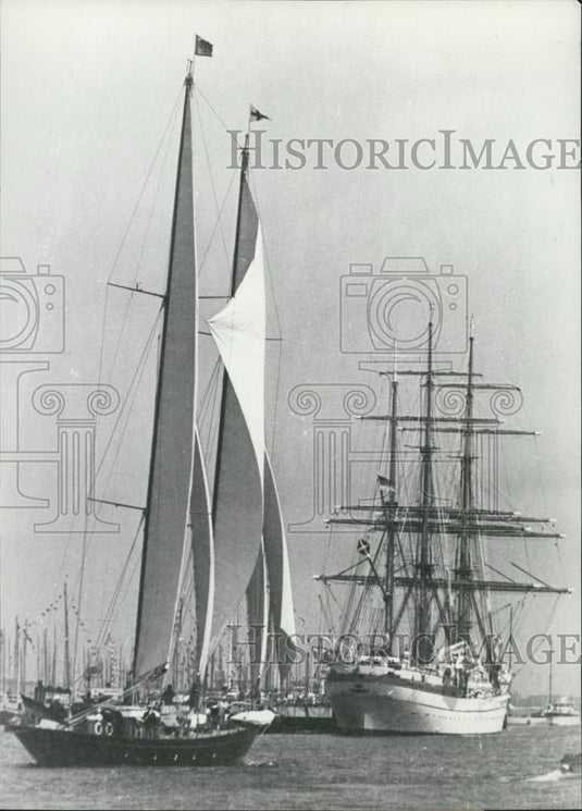 1962 Press Photo German President Lubke Visits the Kieler Woche on "Ashanti"" - Historic Images