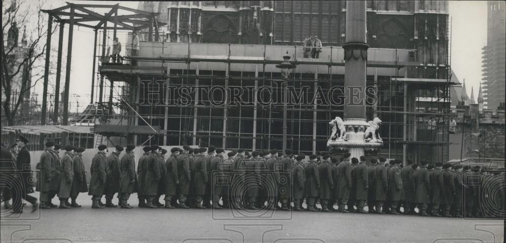 1953 Press Photo Royal Artillery, Guards Regiments, Westminster Abbey - Historic Images