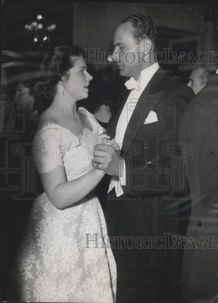 Press Photo Countess Of Paris, Princess Isabelle, Princess Helene Attend Ball - Historic Images