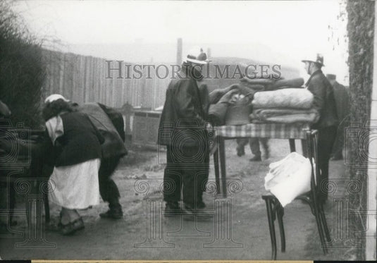 1963 Press Photo Landslide At Nanterre: Firemenhelping tenants homes in Danger - Historic Images
