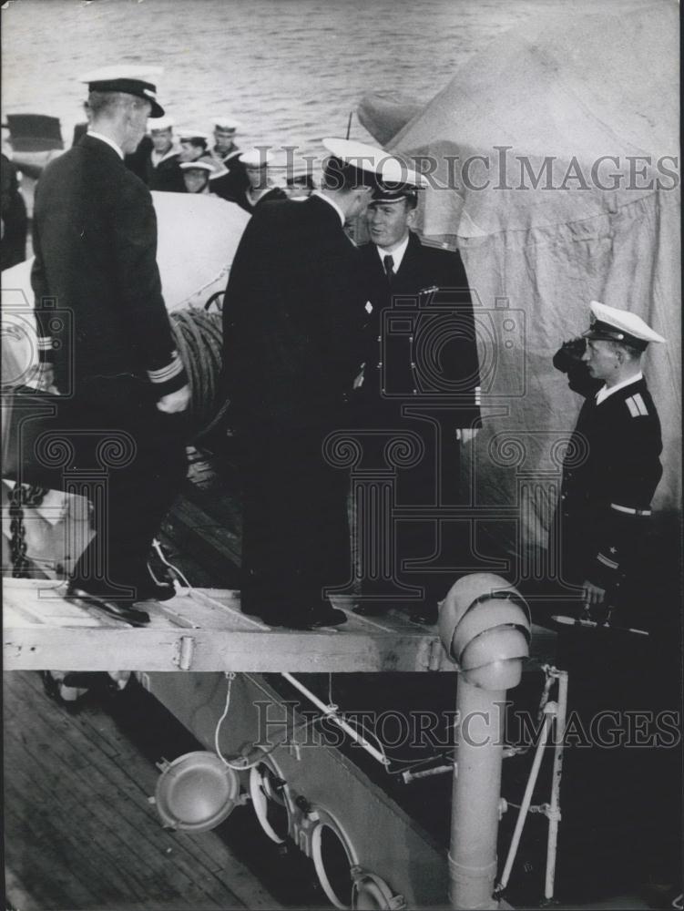 1955 Press Photo Russian Officials, Kiel - Historic Images