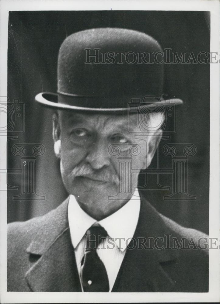 1960 Press Photo Sir Arthur Penn Queens Groom-in-Waiting - Historic Images