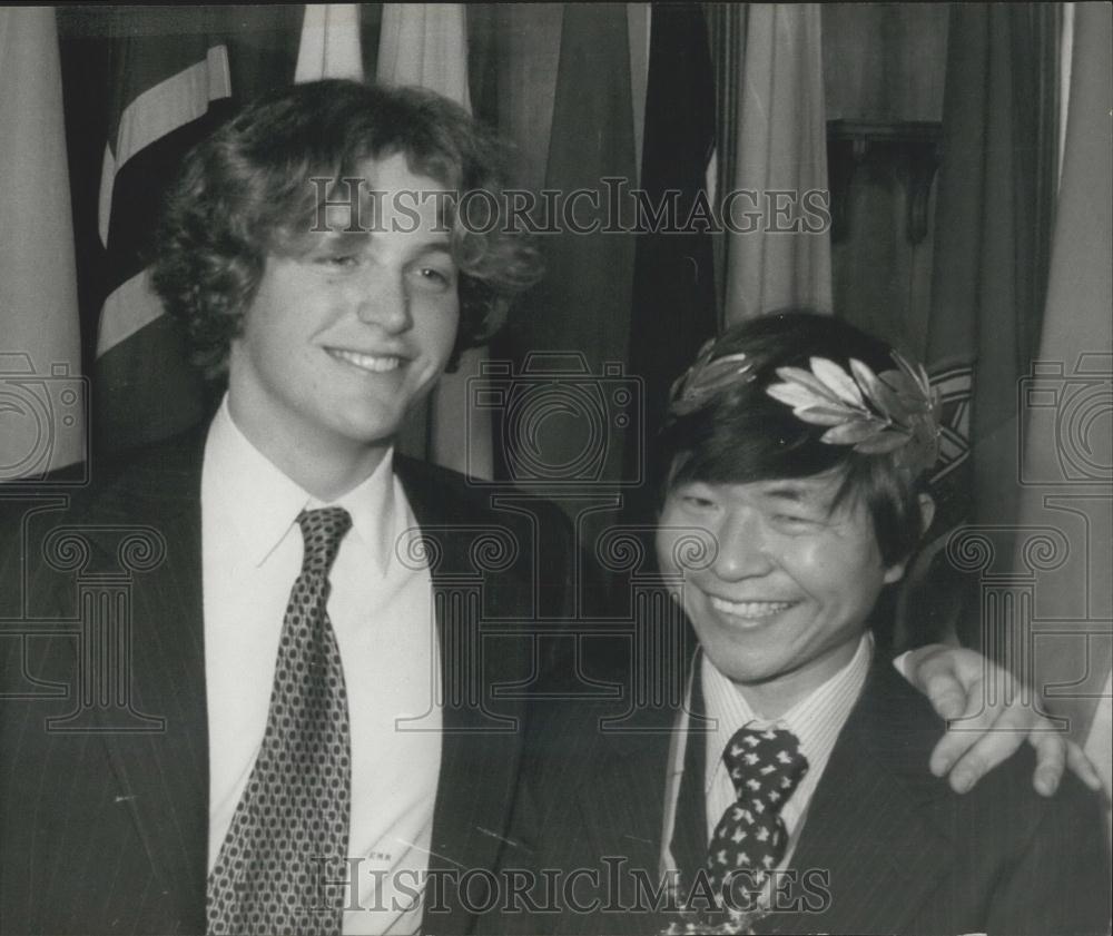 1979 Press Photo Naomi Uemura Valour Award Winner With Teddy Kennedy - Historic Images