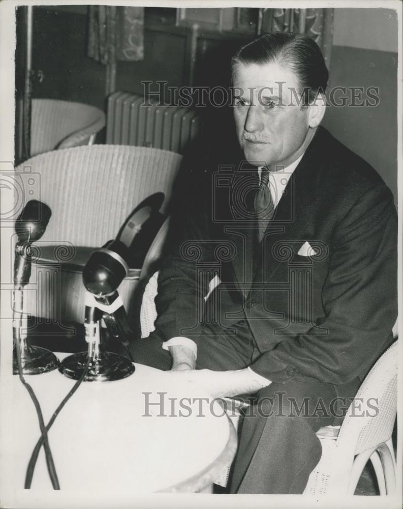 1955 Press Photo Field Marshal Governor Cyprus John Harding Interview Northolt - Historic Images