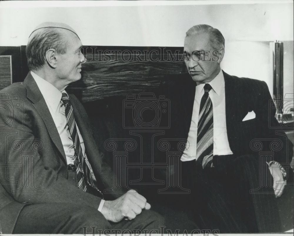 1989 Press Photo Mr Moshe Dayan Israeli Minister &amp; Mustepha Khalil Pres Egypt - Historic Images