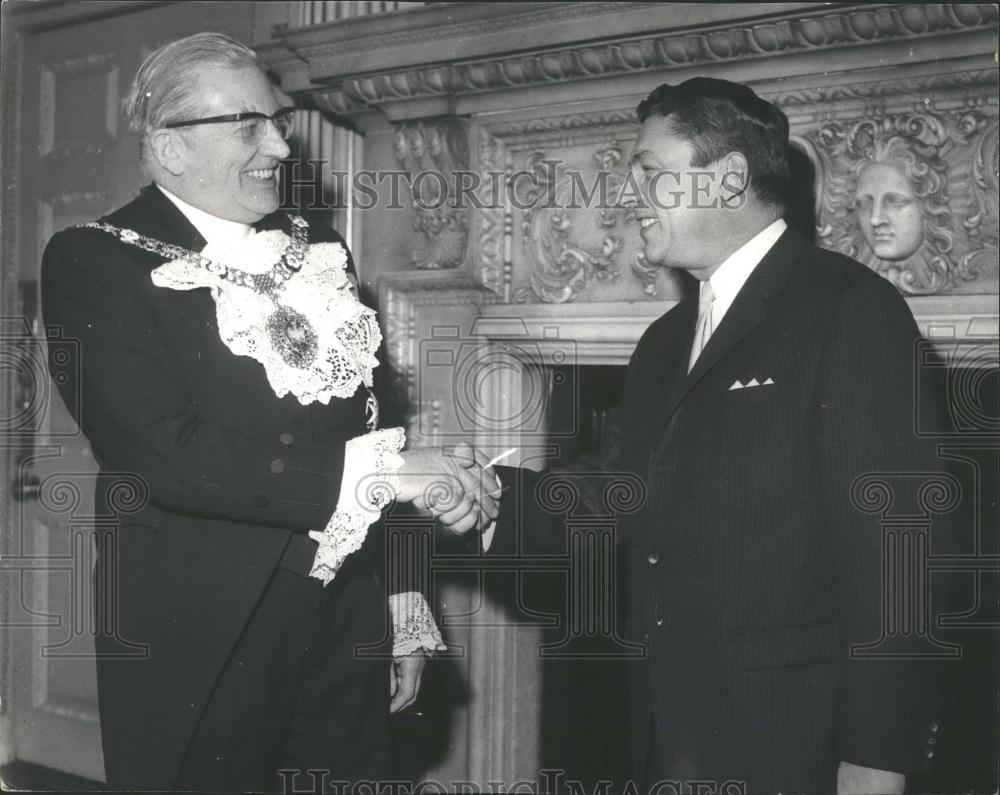 1969 Press Photo Lord Mayor Receives Deputy Governing Mayor of Berlin - Historic Images