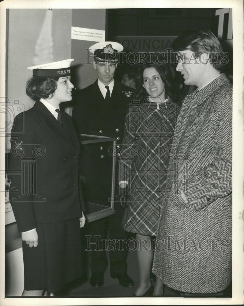 Press Photo Dr David Owen, Under Secretary of State, Defense, Wife Deborah Owen - Historic Images