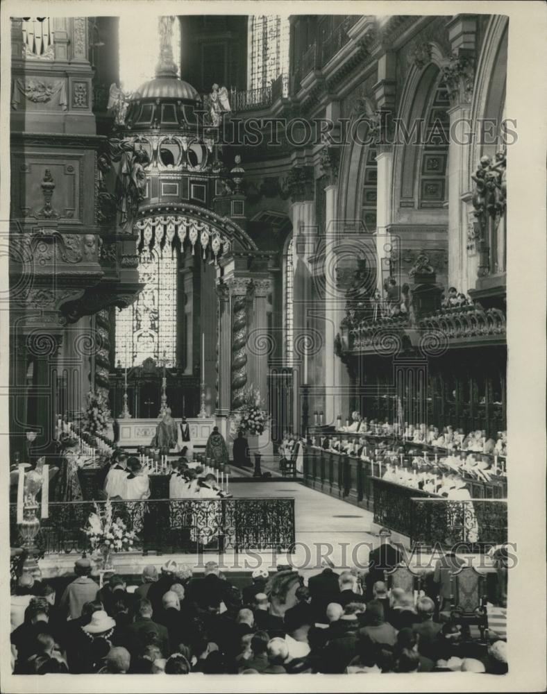 1958 Press Photo Scene in the Cathedral during the blessing by the Archbishop - Historic Images