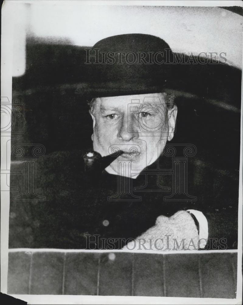 1964 Press Photo Financier Serving Jail Sentence - Escapes - Historic Images