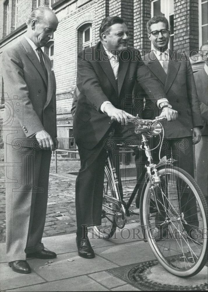 1959 Press Photo "Association of Tax Payers" - Historic Images