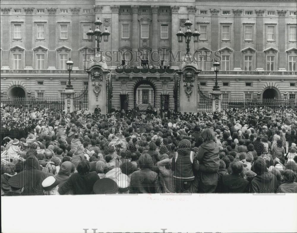 1977 Press Photo l birthday of H.M. the Queen on Horse Guards parade - Historic Images