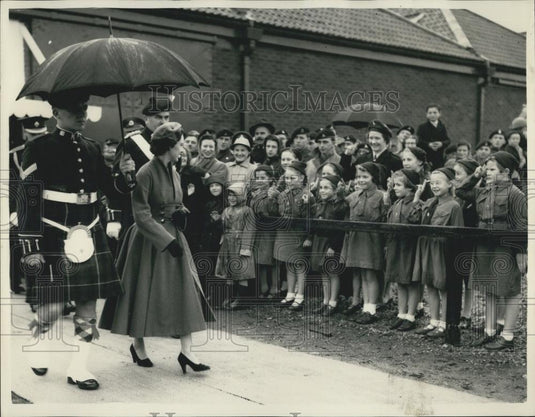 1955 Press Photo Princess Margaret Visited Bulford, Salisbury Plain - Historic Images