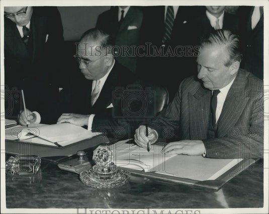 1958 Press Photo Japanese Ambassador To Britain Dr. Katsumi Ohno, Selwyn Lloyd, - Historic Images
