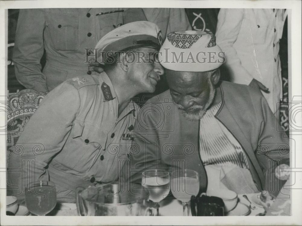 1952 Press Photo General Neguib Egypt Abdul Rahman El Mahdy Reception Cairo - Historic Images