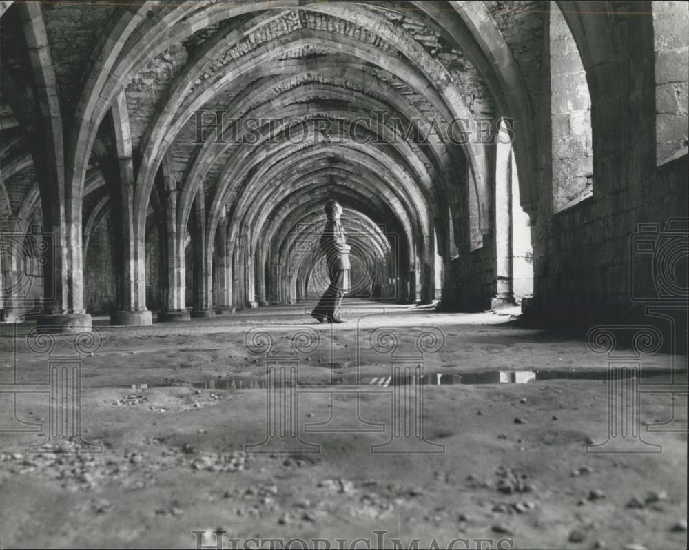 Press Photo Fountains abbey in the west riding of Yorkshire - Historic Images