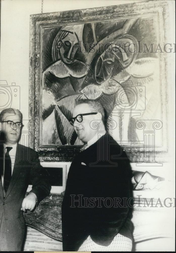 1961 Press Photo Douglas Cooper pictured in his Chateau at castille - Historic Images