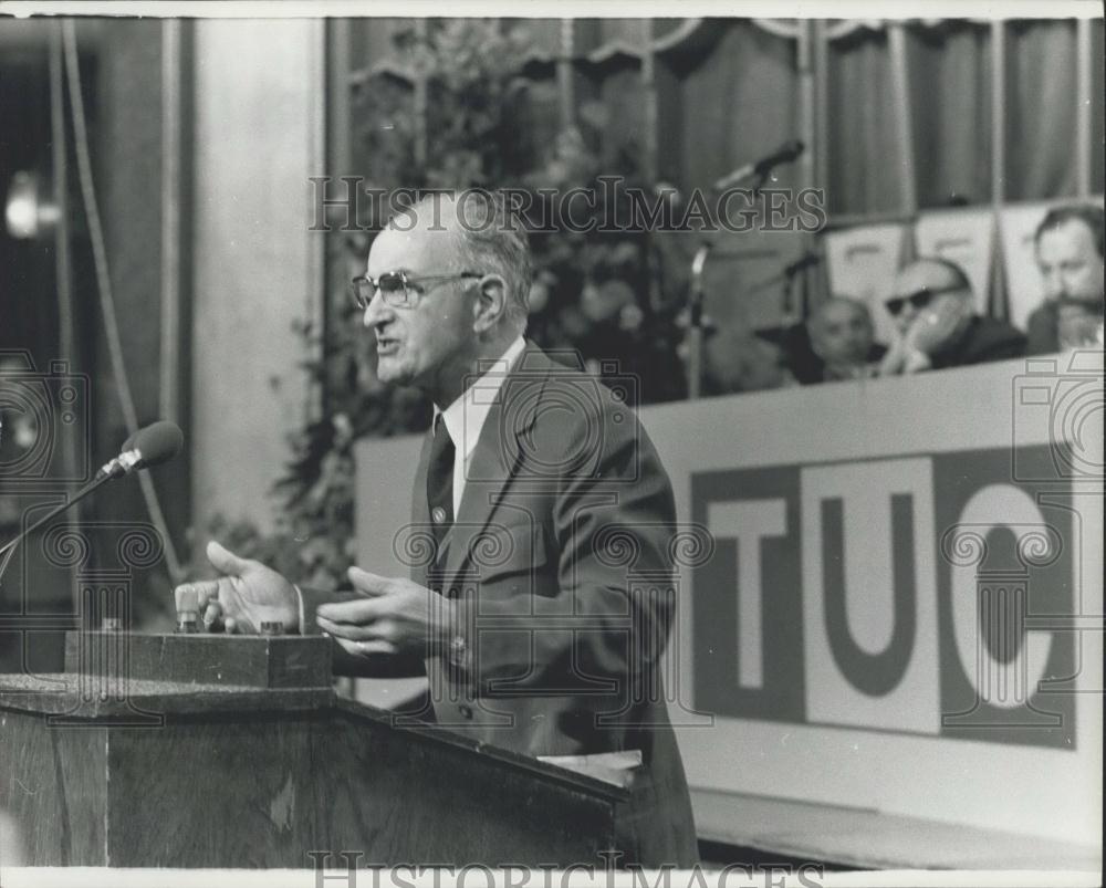 1974 Press Photo Mr. Len Murray, general secretary of the TUC, - Historic Images