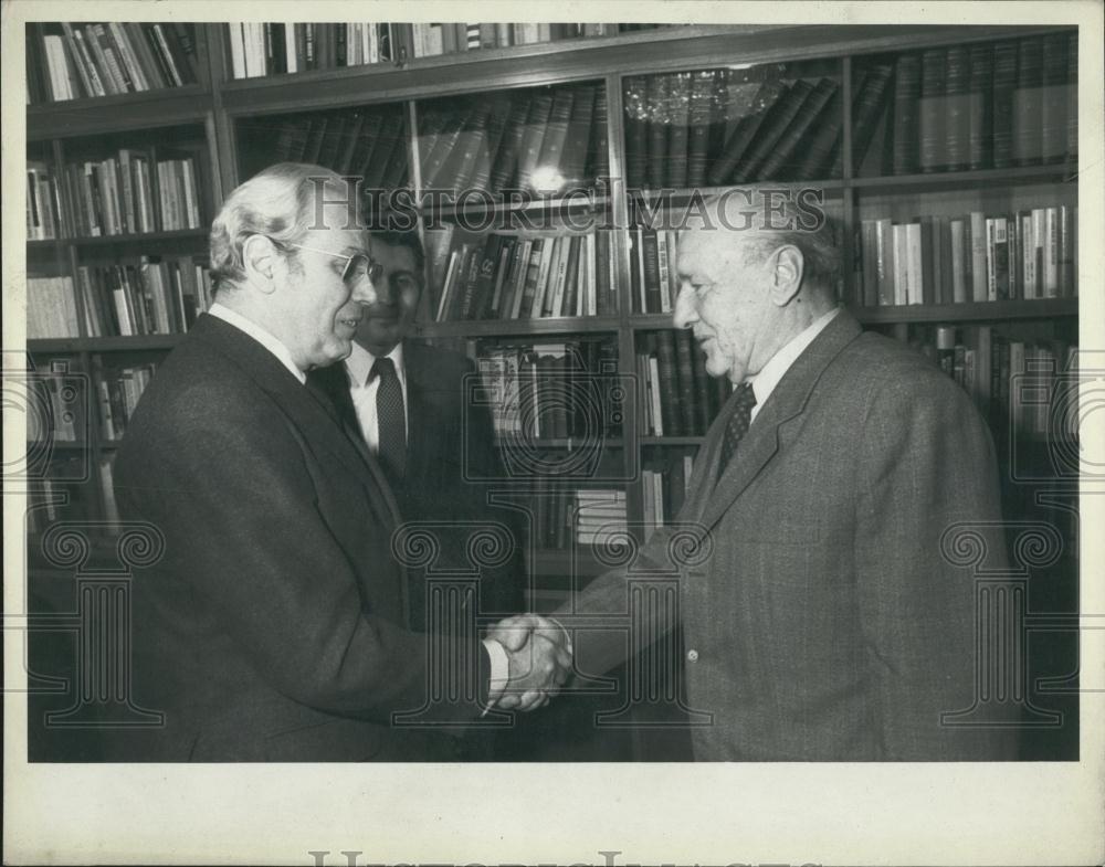 1984 Press Photo Secretary-General Javier Perez de Cuellar &amp; Jance Kadr, Hungary - Historic Images