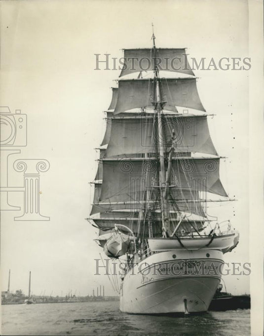 1958 Press Photo Norwegian sailing ship ''Christian Radich'' Star Of 'Windjammer - Historic Images