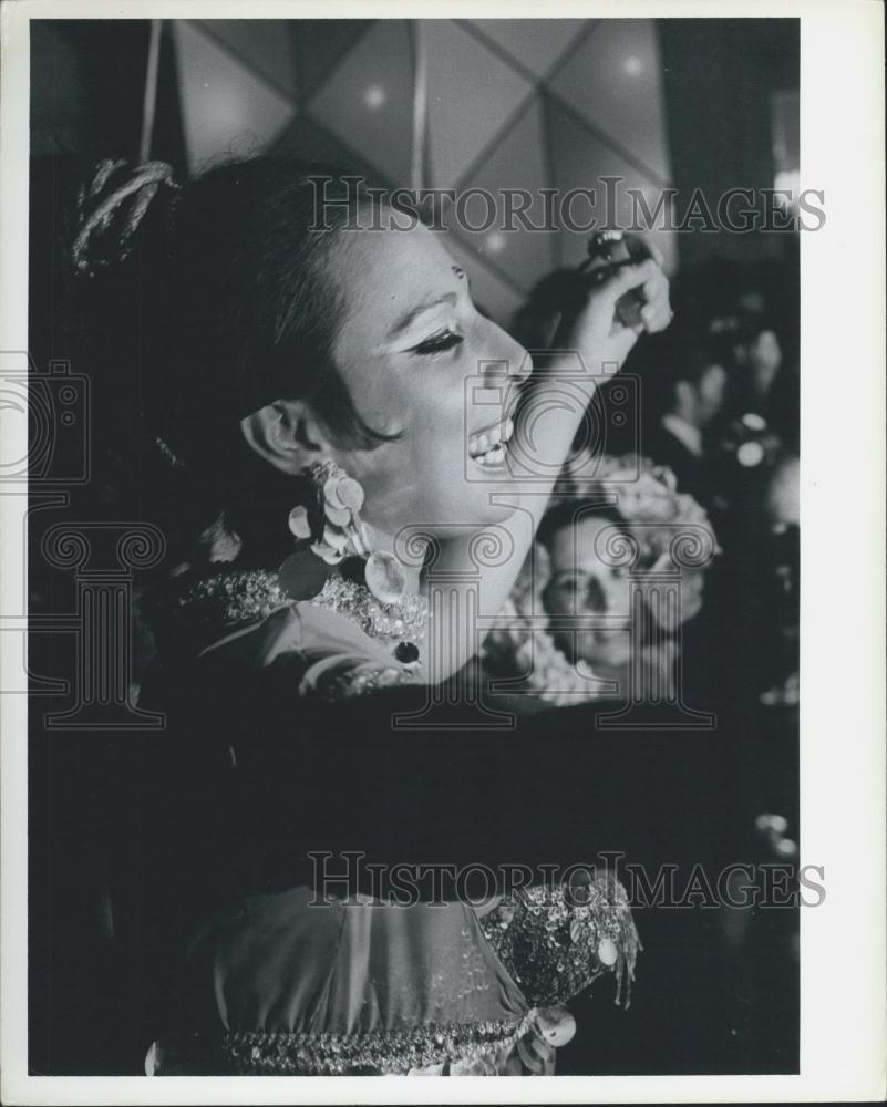 Press Photo Rio De Janeiro Carnival Cop Cobana Palace Ball Brazil - Historic Images