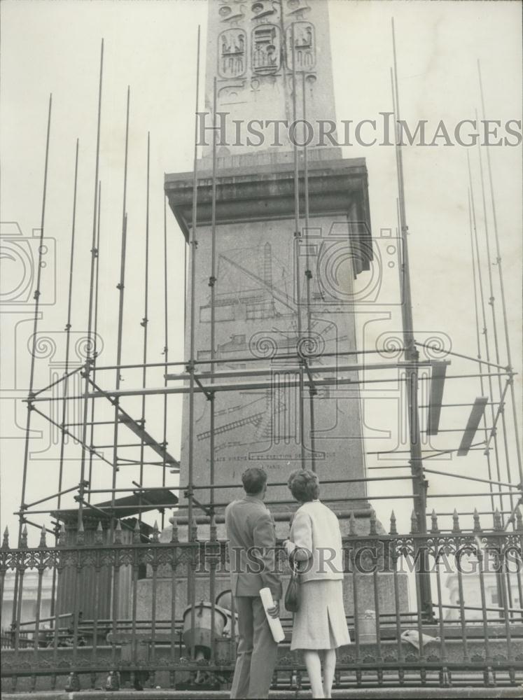 1962 Press Photo Scaffolding Arrund Paris Obelisk During Cleaning Placed 1836 - Historic Images