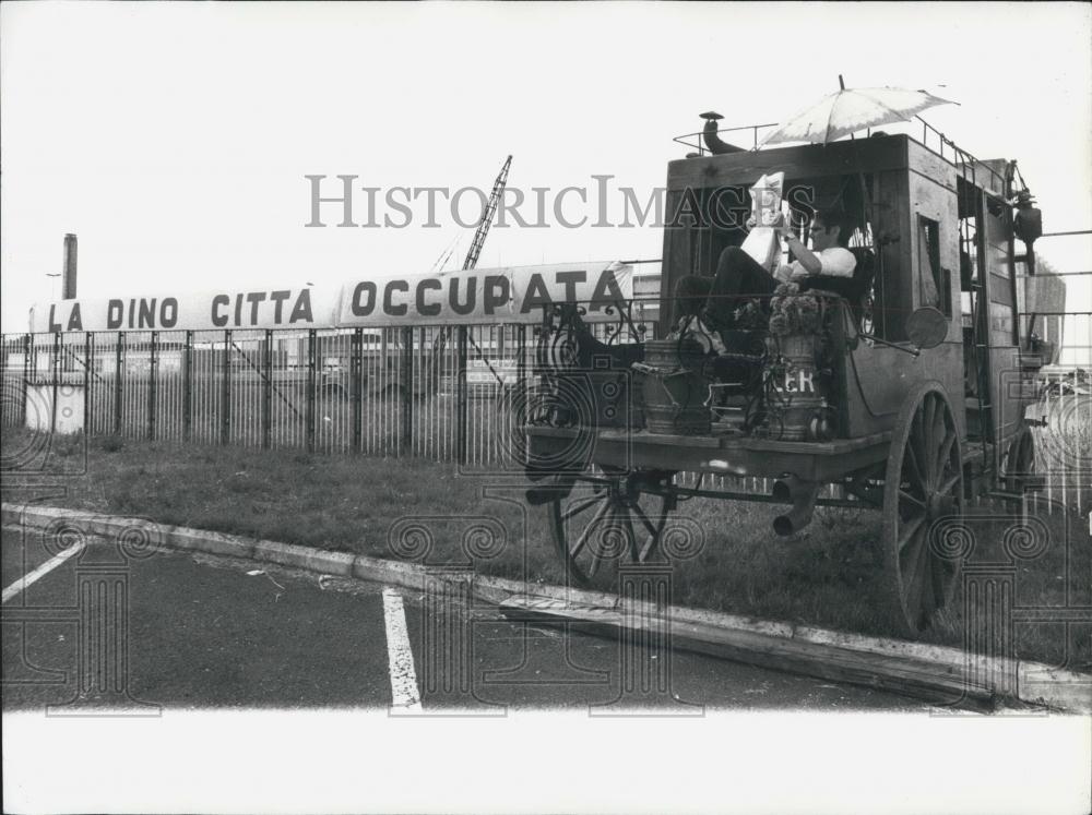 Press Photo Scene outside the cine-studios of &#39;Dinccitta&#39; near Rome - Historic Images