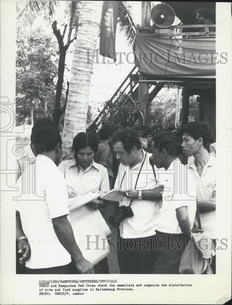 Press Photo UNHCR Kampuchea Red Cross Workers Checking Lists Battambang Province - Historic Images