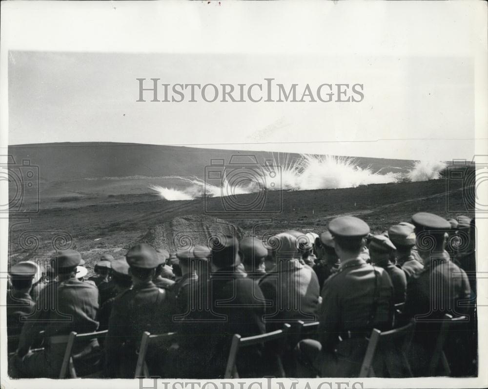 1955 Press Photo Annual Demonstration at Royal Armored Corps Center - Historic Images