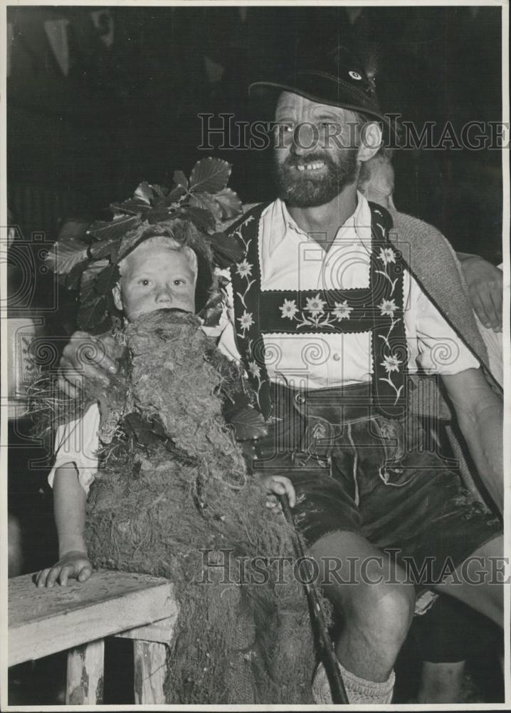 Press Photo Father Son At Wild Men&#39;s Dance Festival Algau - Historic Images