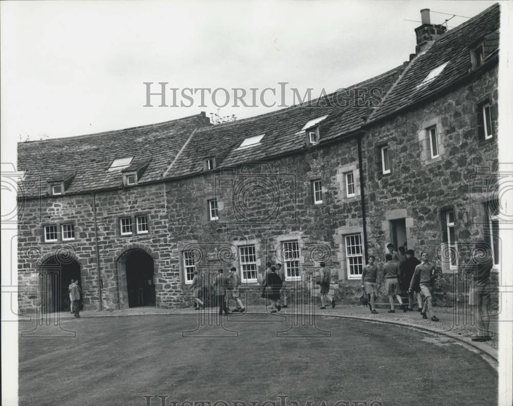 Press Photo Boys Leaving Classes Round Square - Historic Images