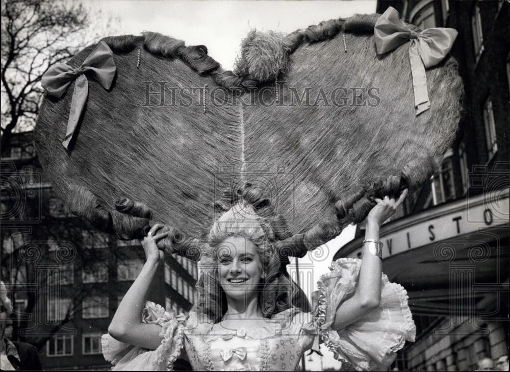 1960 Press Photo Hairdressers Annual Conference, Cherry Vaughton - Historic Images