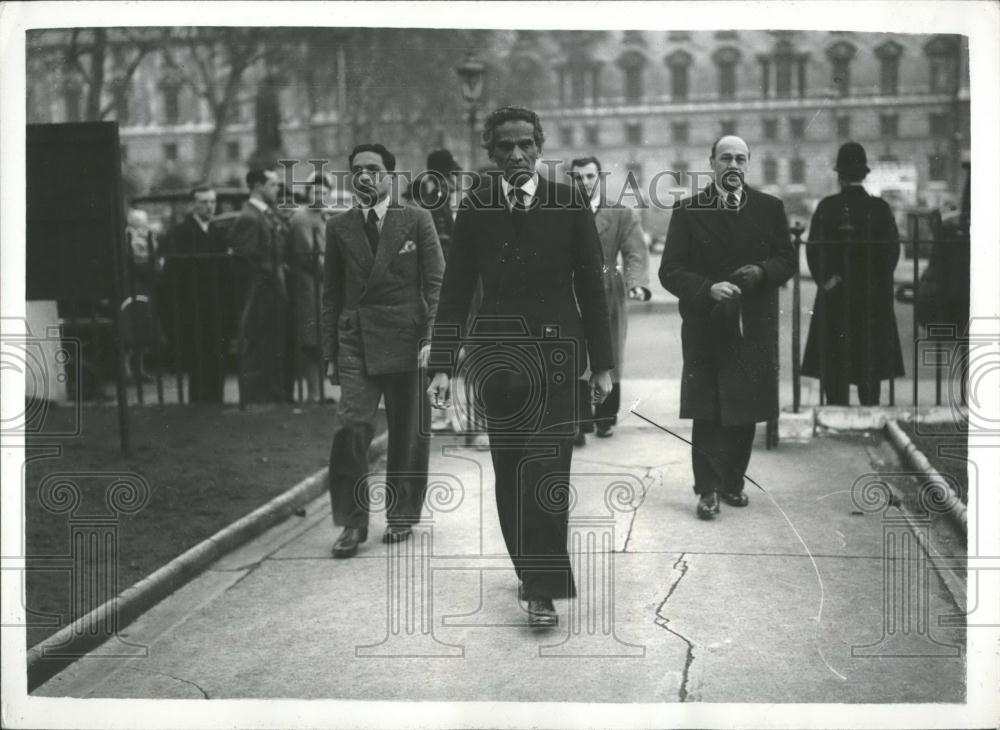 1948 Press Photo India High Commissioner Krishna Menon - Historic Images