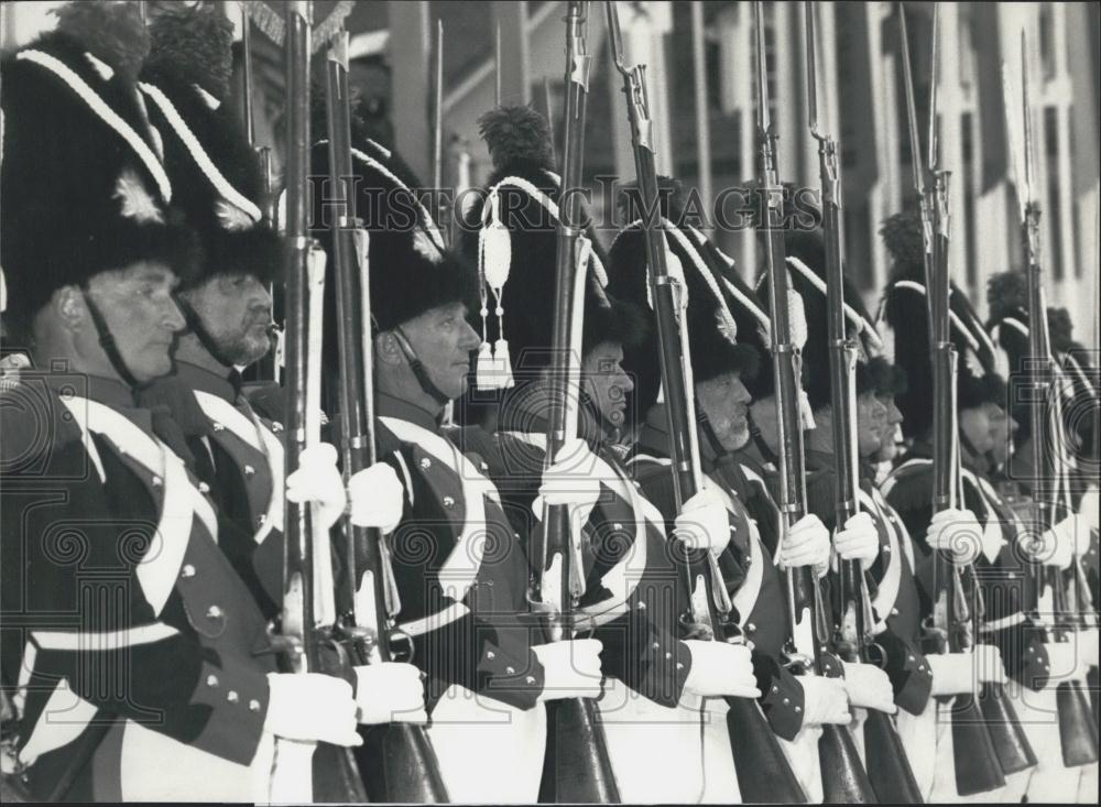 1991 Press Photo 700 Year Celebration of Switzerland:Geneva Riflemen- in Schwyz - Historic Images