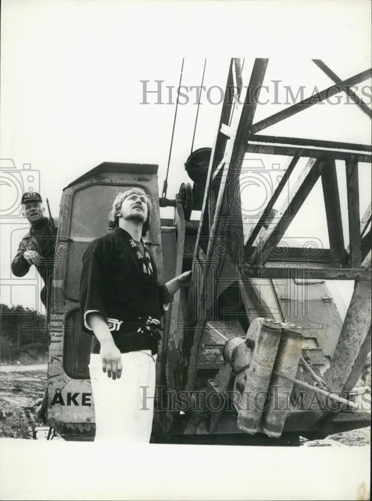 Press Photo Stunt Man Tony Hansen - Historic Images