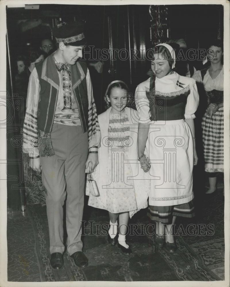 1952 Press Photo Premiere Of &quot;Hans Christian Andersen&quot;: - Historic Images