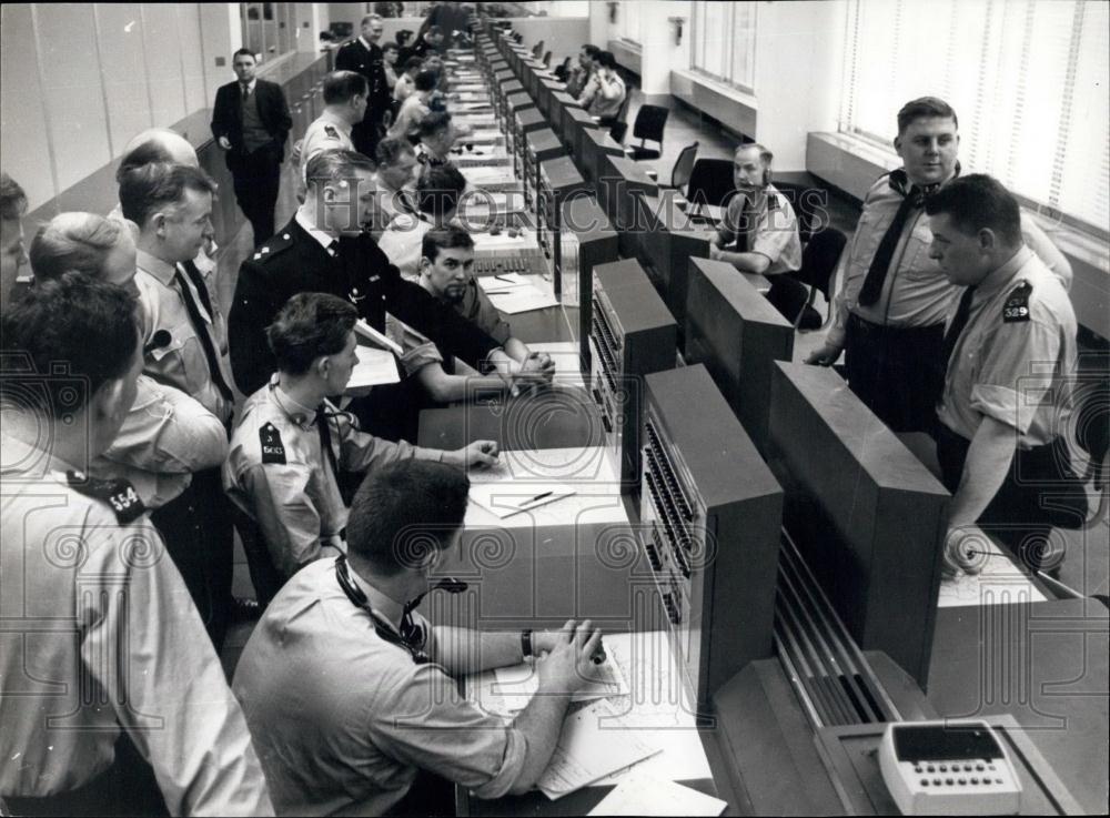 Press Photo New Information Room Scotland Yard - Historic Images