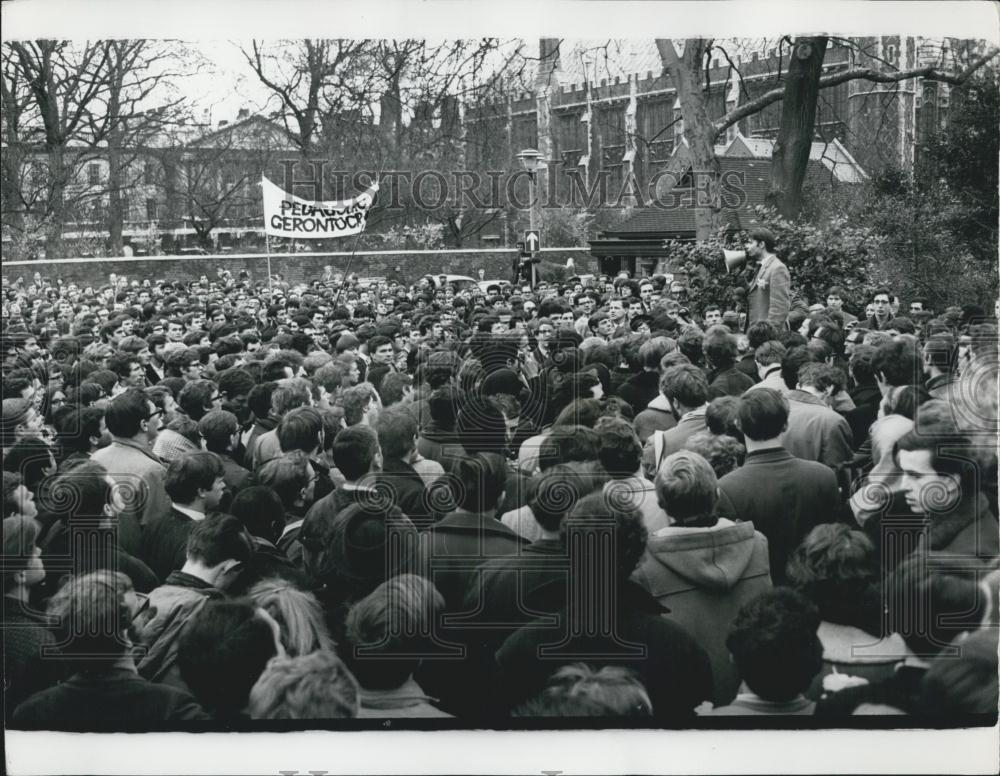 1967 Press Photo Peter Wathenston, President elect of students in London - Historic Images