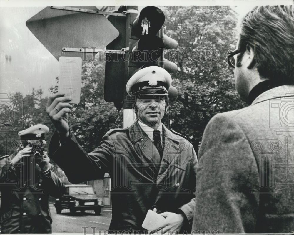 Press Photo Police in Dusselforf are experimenting with a system - Historic Images