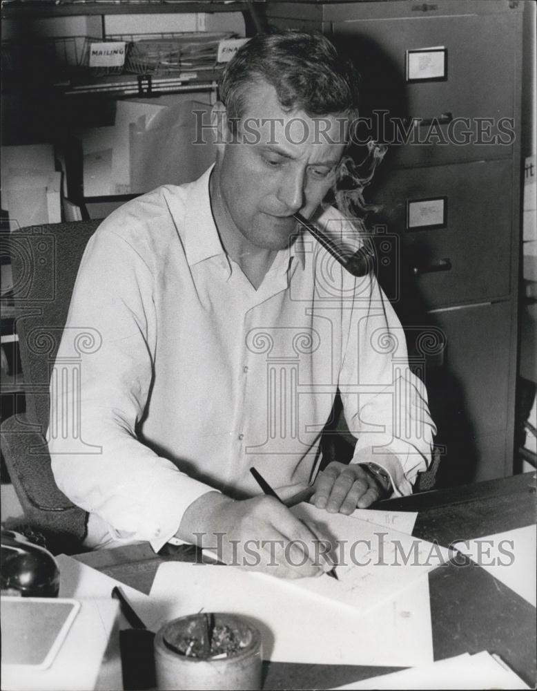 1969 Press Photo Wedgwood Benn Holland Park Home Appointed Technology Minister - Historic Images