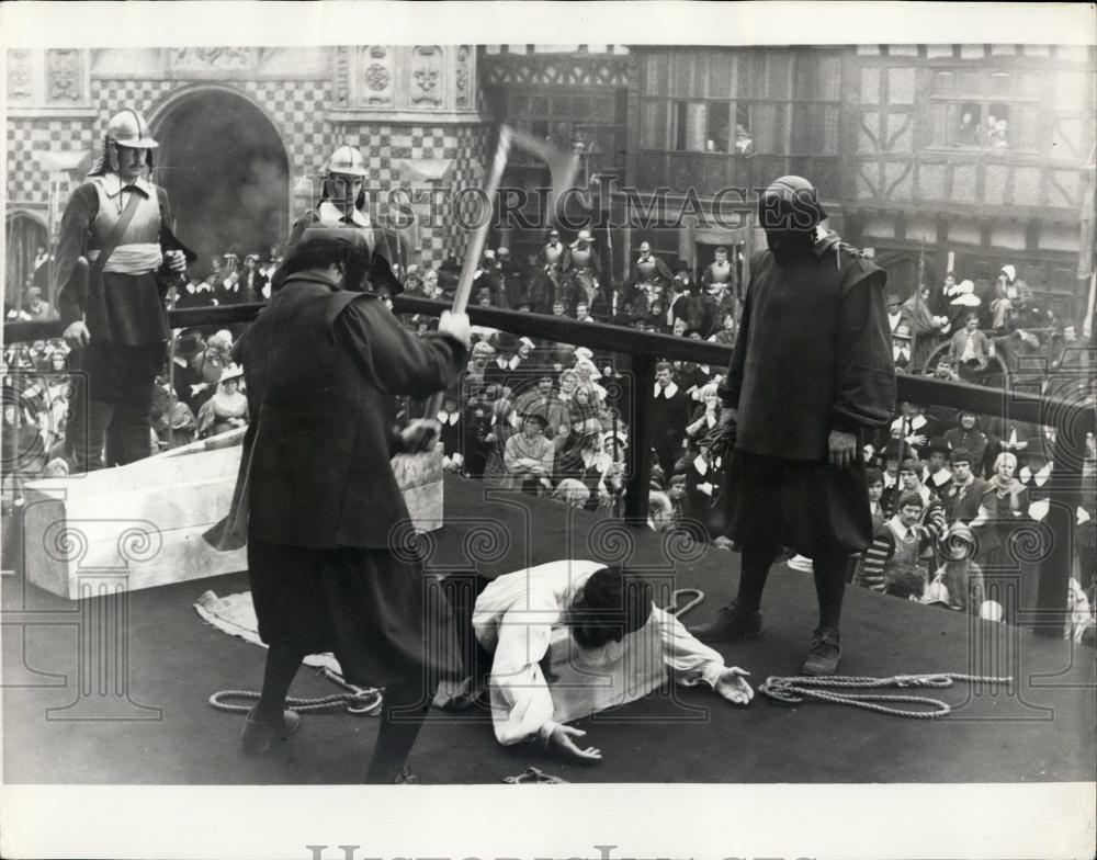 1969 Press Photo Sir Alec Guinness in film ''Cromwell''. - Historic Images