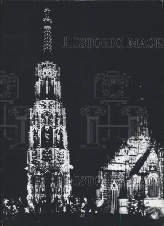 1970 Press Photo ''Fraucnkirche'' and the ''Schona Brunnen''Nurnberg, Germany - Historic Images