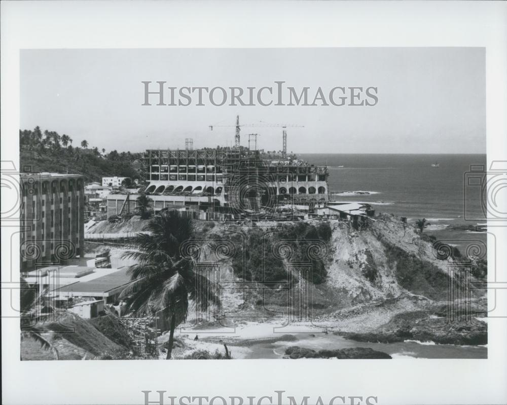 Press Photo Bahia Brazil In Othon Palace Hotel Overlooking Atlantic - Historic Images